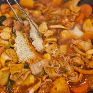 까치 솥뚜껑 닭도리 사진