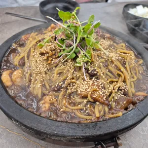 장수돌짜장 사진