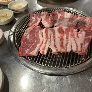 저팔계 깡통연탄구이 대표 사진