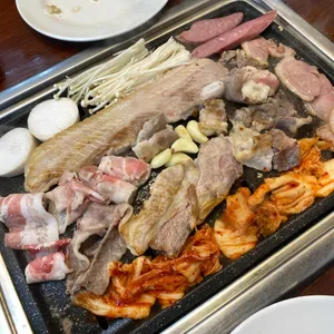 착한돼지 사진 1