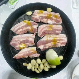 북문토종흑돼지 사진 2