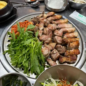 이배산 숯불구이 사진