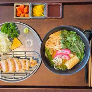 파인카츠 사진