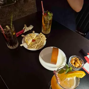 마이네임이즈 사진