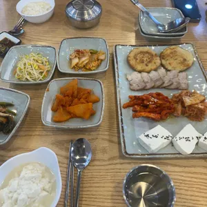 맷돌로만 대표 사진