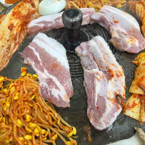 싹쓰리솥뚜껑삼겹살 사진 1