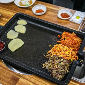 춤추는돼지 사진