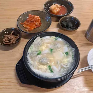 산야로콩나물국밥 사진 2