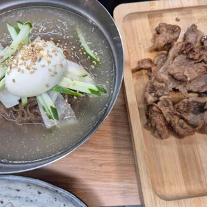플러스 얼크니샤브칼국수 대표 사진