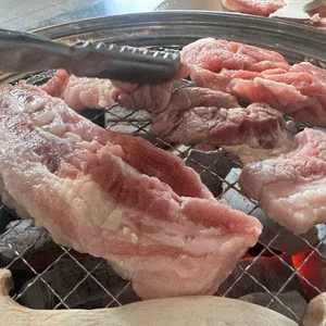 반지하 사진 2