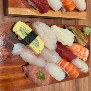 경찰서옆초밥집 사진