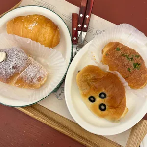 AVEK CHERI 대표 사진