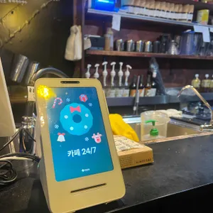 카페 24/7 대표 사진