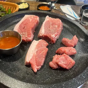 제주까망돼지 사진