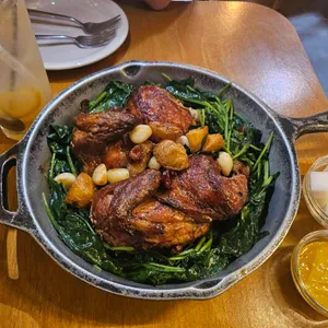 양키통닭 & Second Floor 대표 사진
