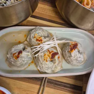 평이담백 뼈칼국수 사진