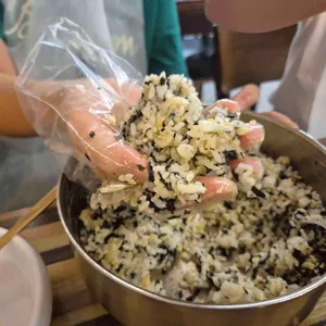 평이담백 뼈칼국수 사진