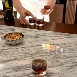 핸드 인 핸드 사진