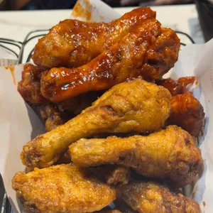 교촌치킨 사진