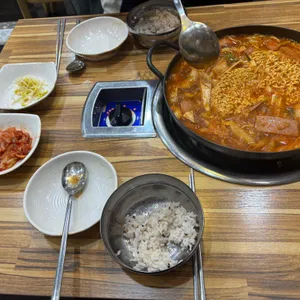 김뚜껑부대찌개 사진