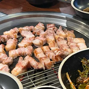 육시리 사진