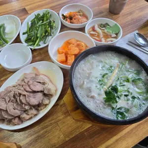 합천돼지국밥 돈다리탕 사진 1