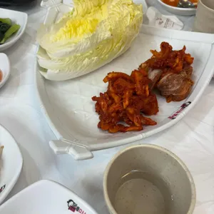돈통마늘보쌈 대표 사진