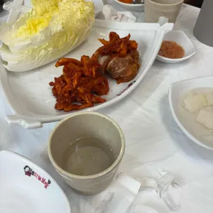 돈통마늘보쌈 사진