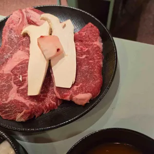 꾸석지돌판한우 사진