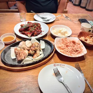 코리안숯불닭바베큐 사진