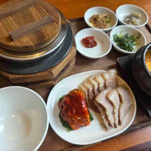 원할머니보쌈족발 사진 1