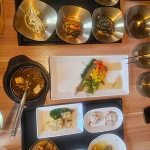한옥마당 사진 1