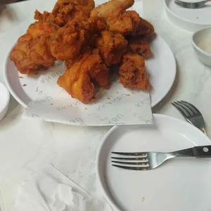 깐부치킨 사진