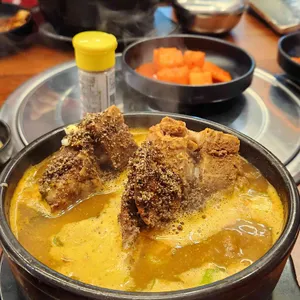 본가왕뼈감자탕 사진 1