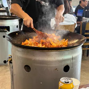 가평솥뚜껑만난닭 사진