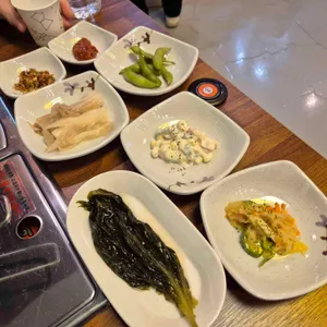 꽃밭에 한우 대표 사진