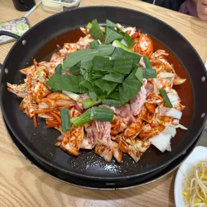 정통춘천닭갈비 대표 사진