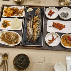 부산에뜬고등어 사진