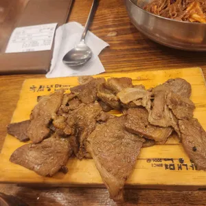 육쌈냉면 사진