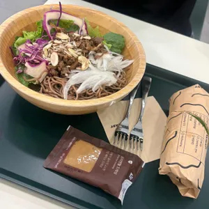 샐러디 사진