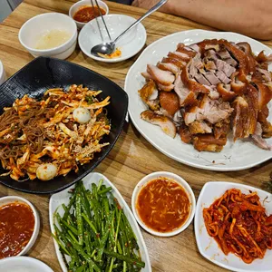 털보네왕족발 대표 사진