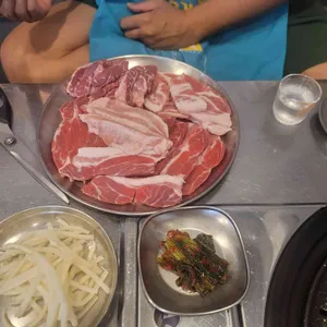 칠백날갈비칠백제주뒷고기 사진