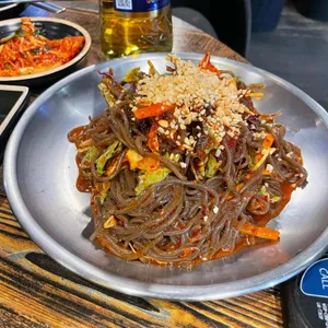 화덕에통째로구운족발 사진