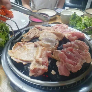 조약돌숯불닭갈비 사진