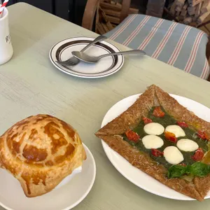 리볼리 대표 사진