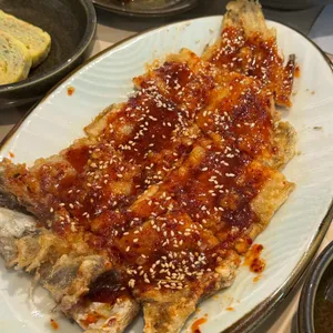 칡산에 황제보쌈&곤드레 돌솥밥 칼국수 사진