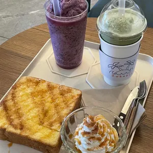 이화길 카페 대표 사진