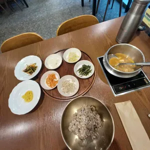 봄이보리밥 대표 사진