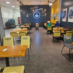 컴포즈커피 리뷰 사진