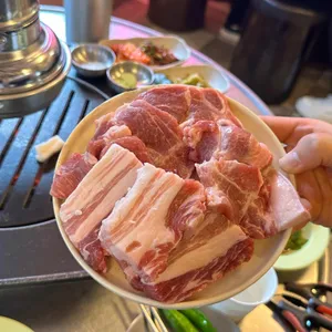 빽돈 대표 사진